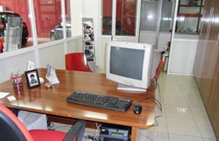 Taller Seat oficina con computadora